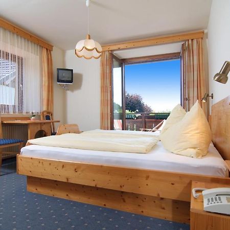 Hubertushof Hotel Latschach ober dem Faakersee Cameră foto
