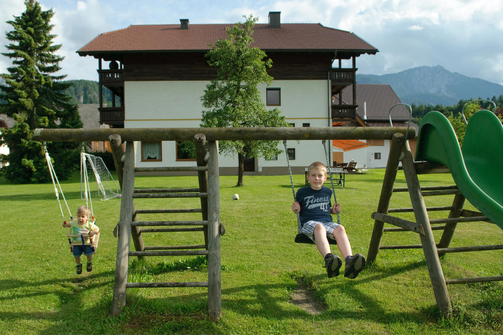 Hubertushof Hotel Latschach ober dem Faakersee Exterior foto